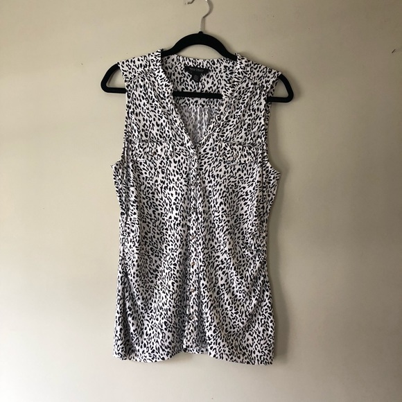 White House Black Market Tops - White House Black Market Women’s Animal Print Button Down Sleeveless Top Size L